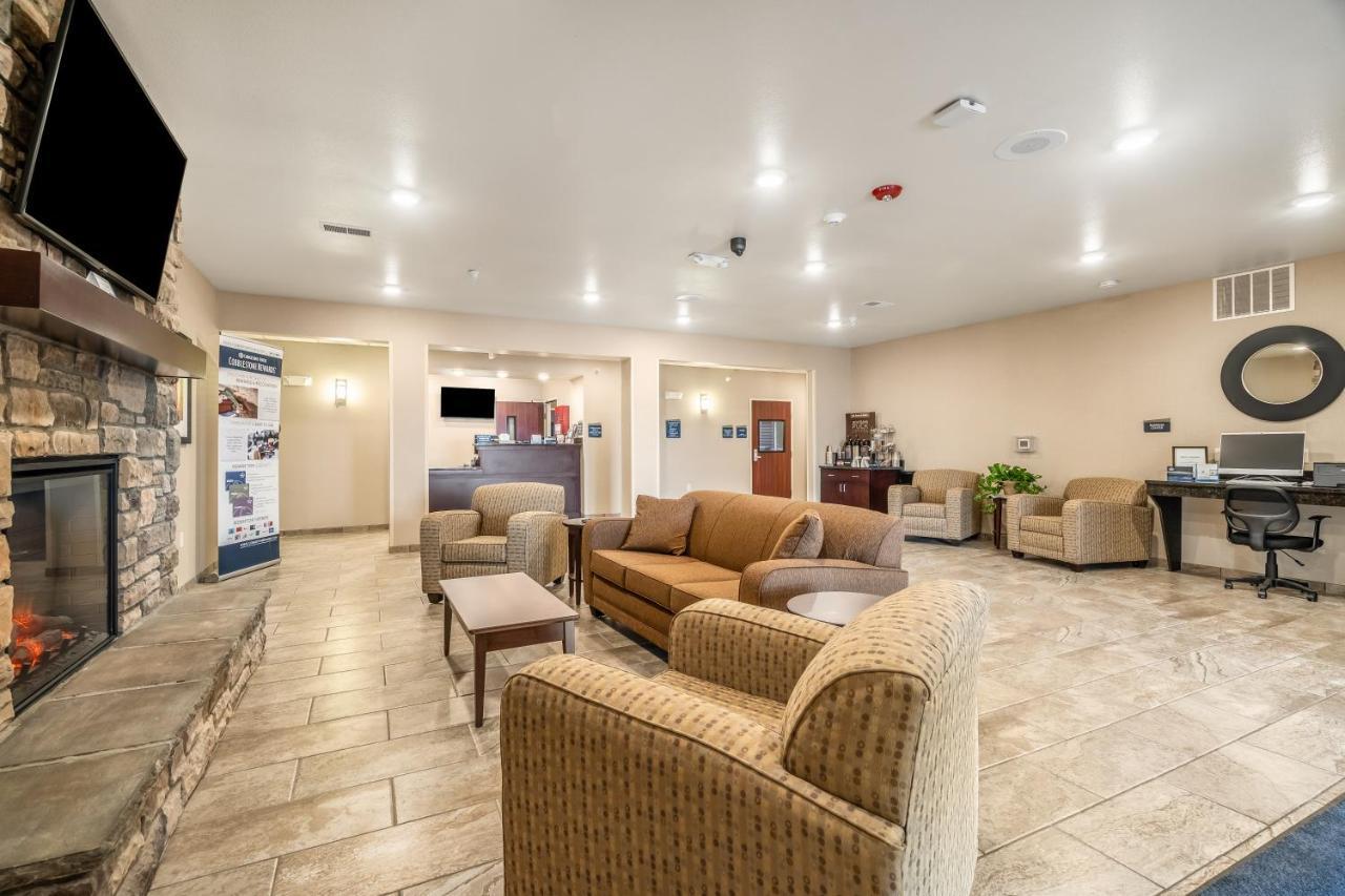 Cobblestone Hotel&Suites - Morgan Exterior foto