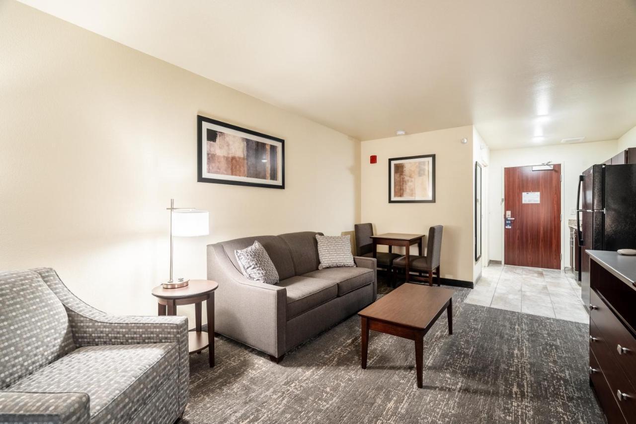 Cobblestone Hotel&Suites - Morgan Exterior foto